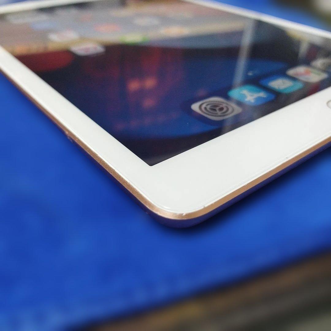 iPad 第7世代 セルラーモデル 32GB