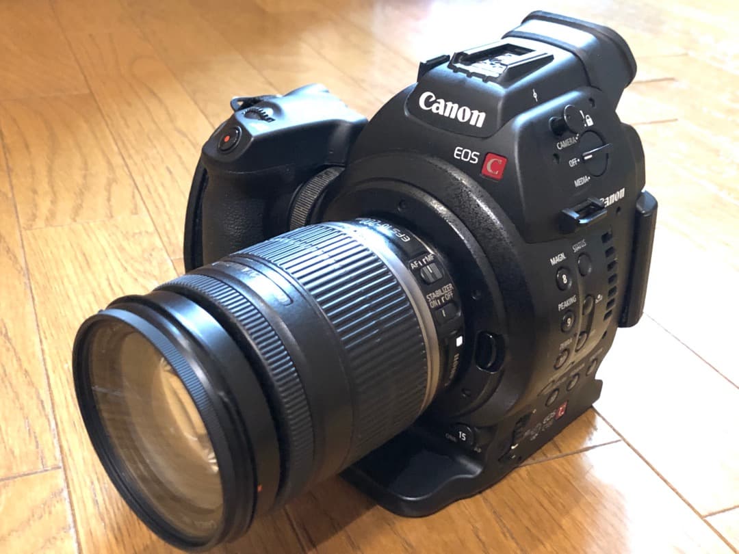 Canon EOS C100 ＋18-200 f3.5 レンズ付き シネマカメラ