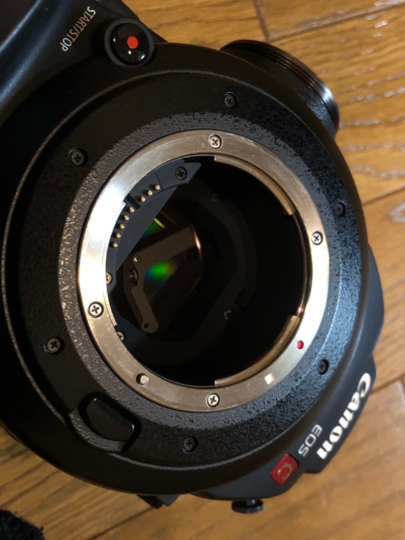 Canon EOS C100 ＋18-200 f3.5 レンズ付き シネマカメラ