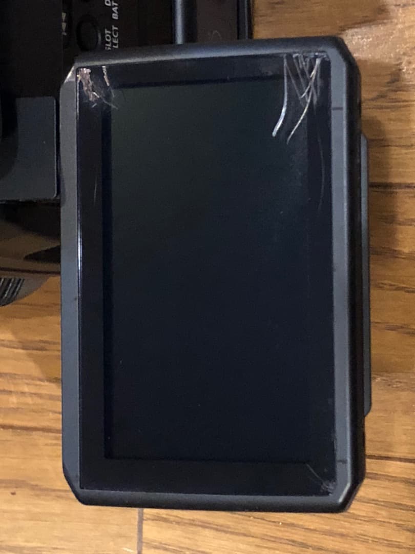 Canon EOS C100 ＋18-200 f3.5 レンズ付き シネマカメラ