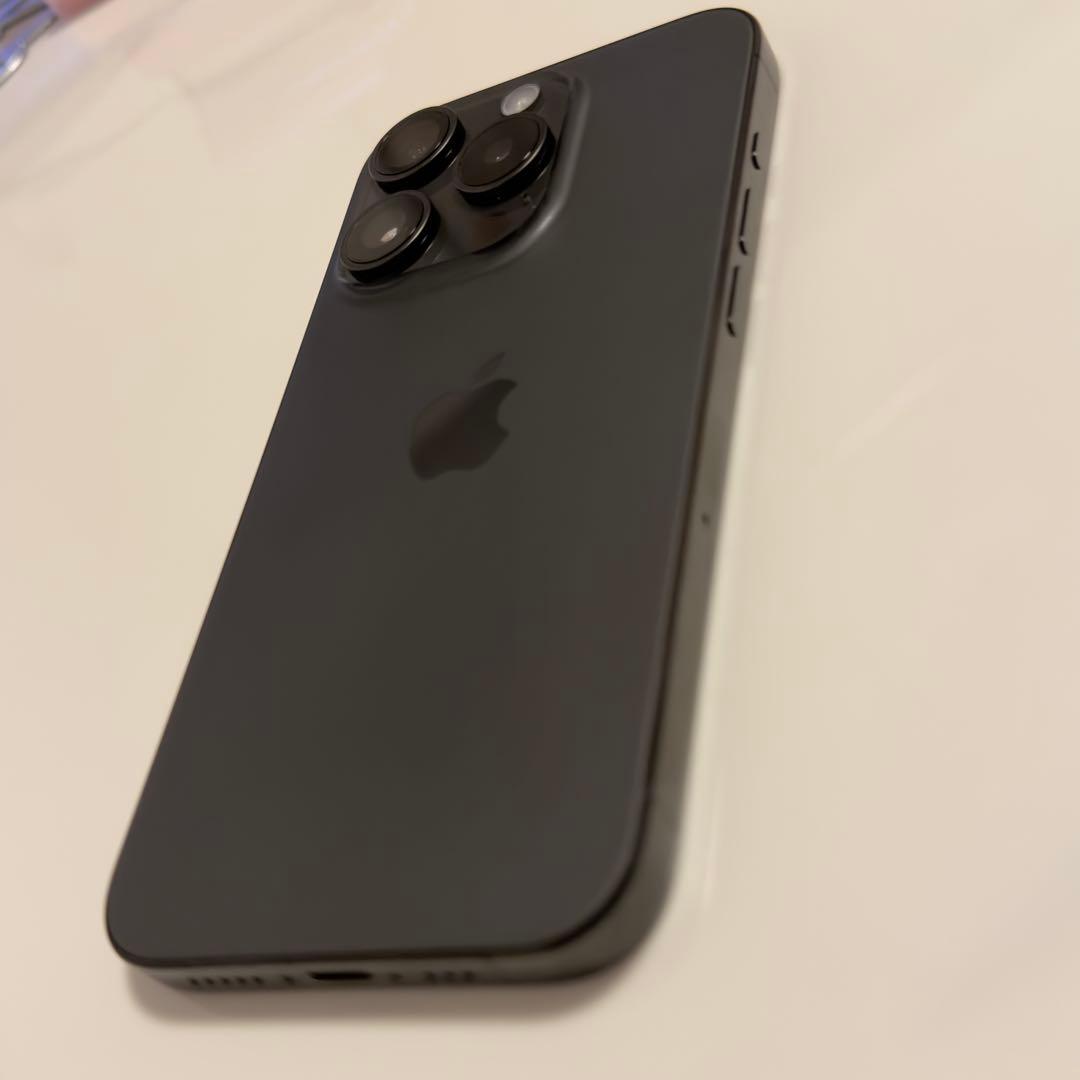 【訳あり美品】iPhone 15 Pro 512GB SIMフリー おまけ付き