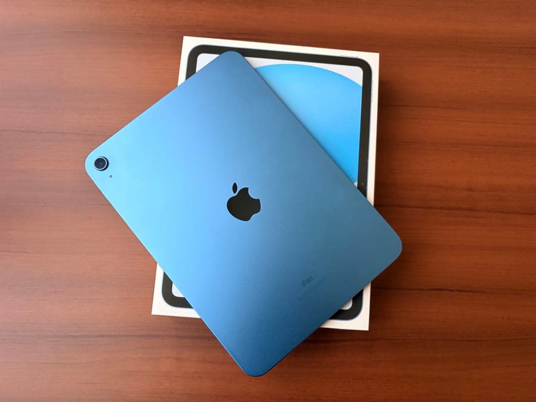 【美品】iPad 第10世代 64GB ブルー　本体