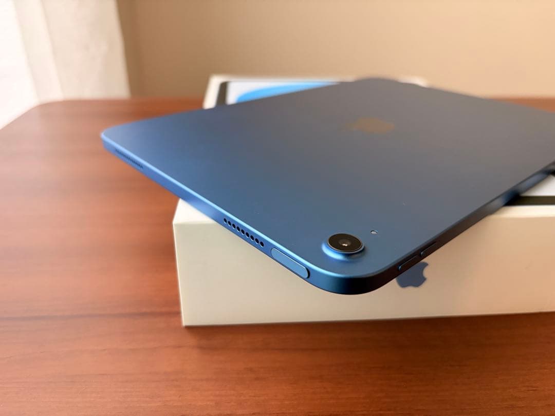 【美品】iPad 第10世代 64GB ブルー　本体