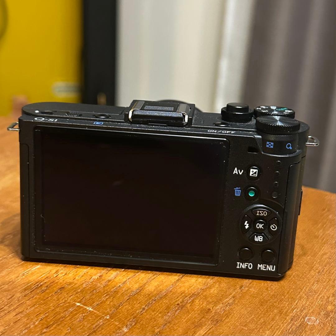 PENTAX 中古　Q-S1 ブラック　ズームレンズ2個付き　ミラーレスカメラ