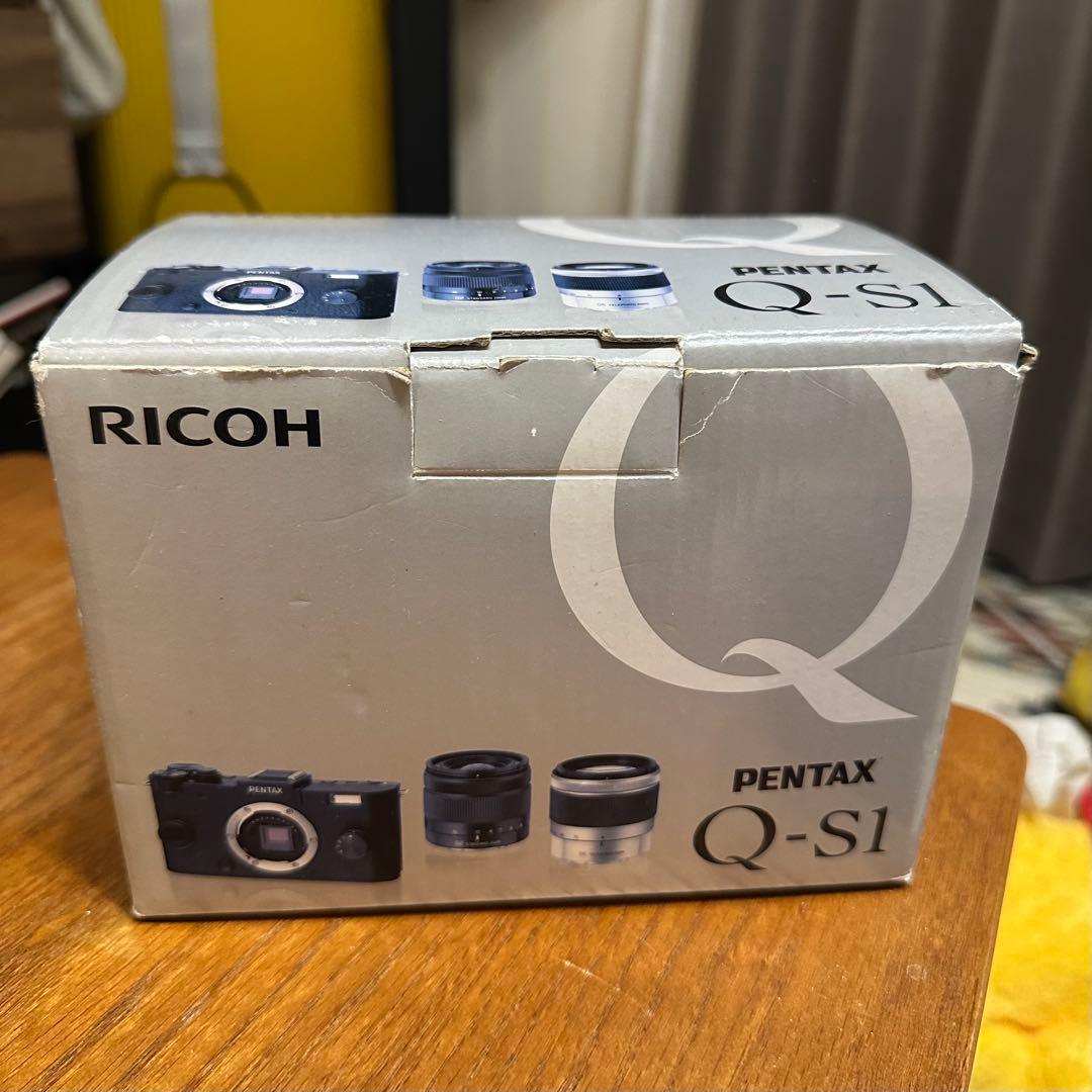 PENTAX 中古　Q-S1 ブラック　ズームレンズ2個付き　ミラーレスカメラ