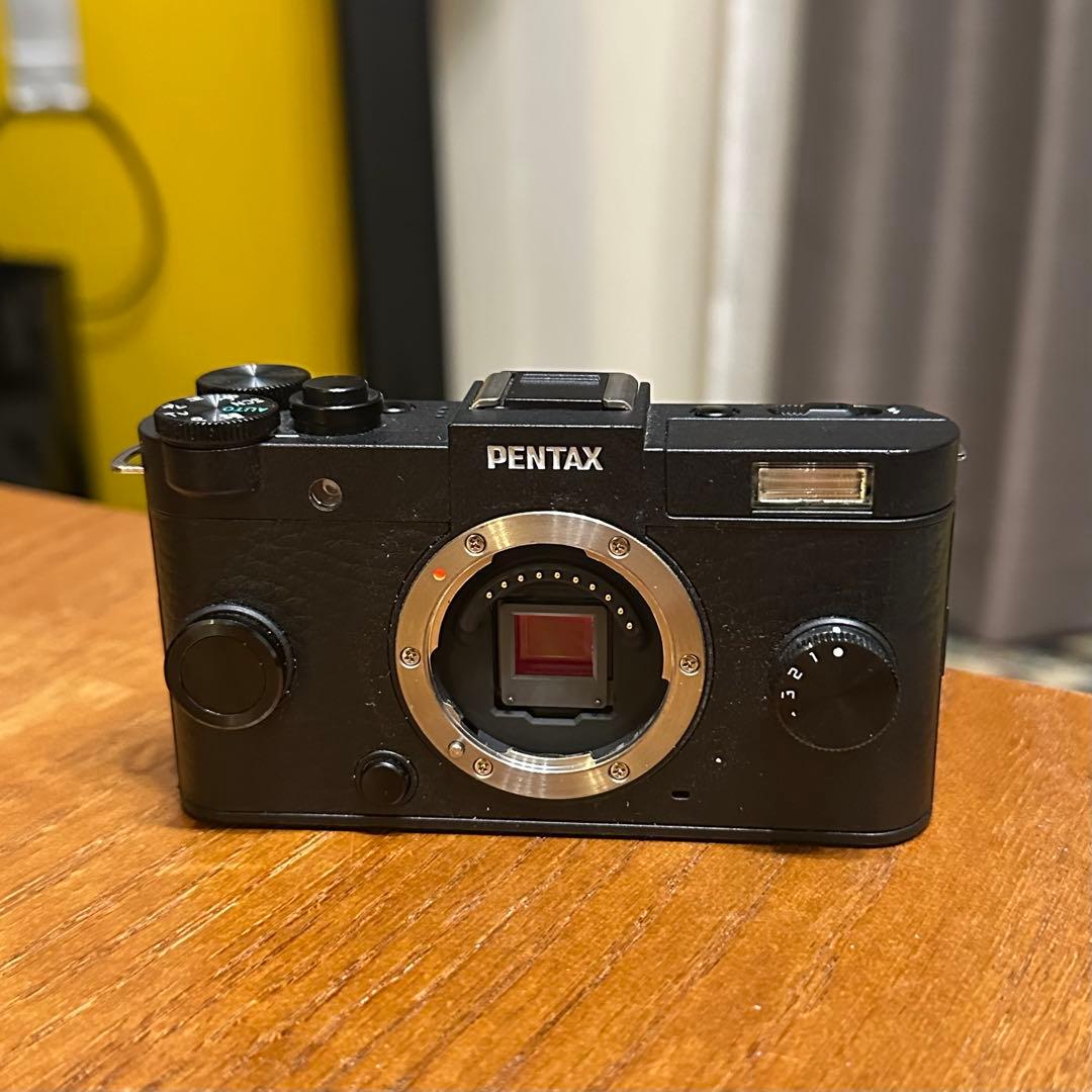 PENTAX 中古　Q-S1 ブラック　ズームレンズ2個付き　ミラーレスカメラ