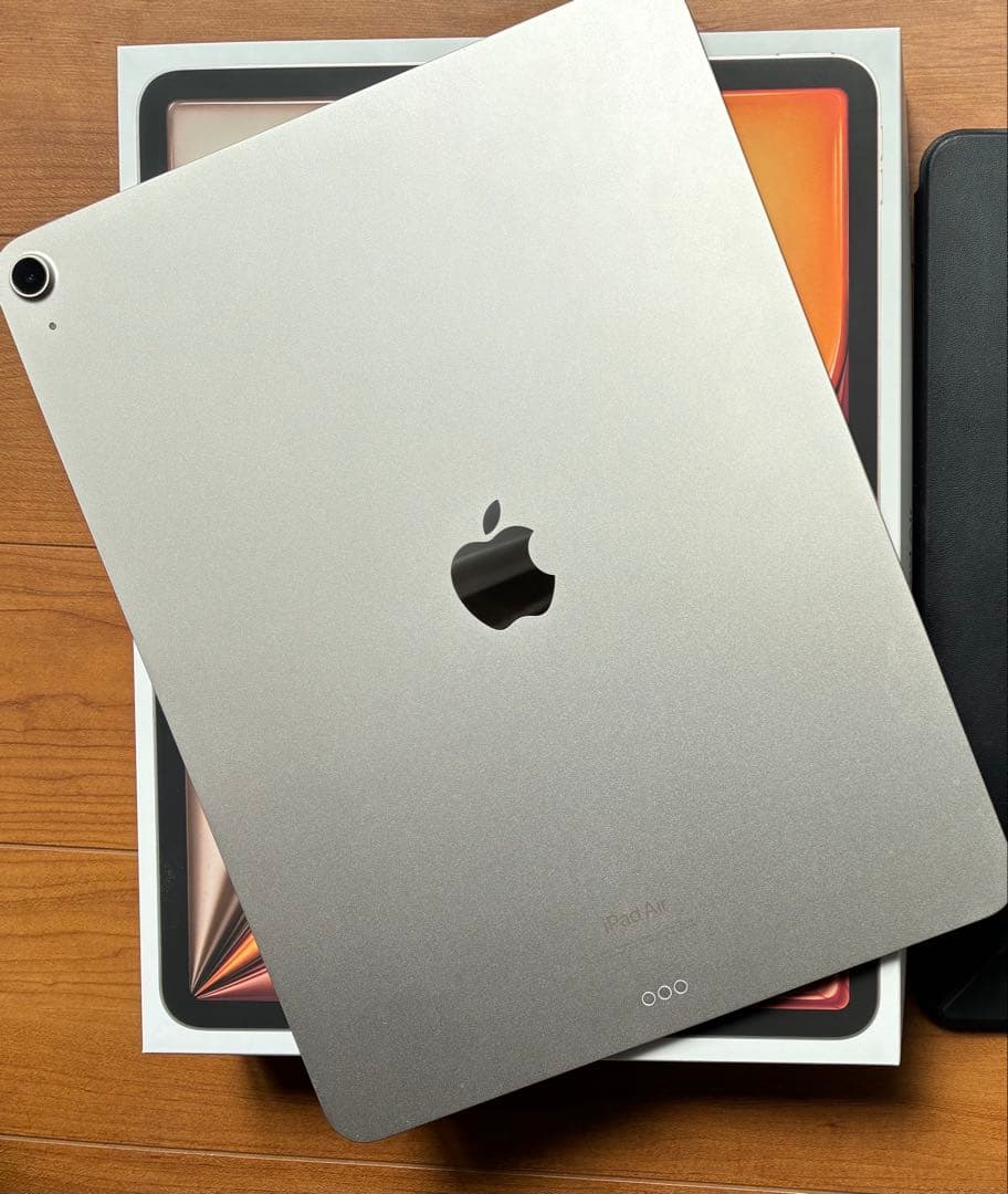 13インチiPad Air (M2/Wi-Fi) 128GB - スターライト