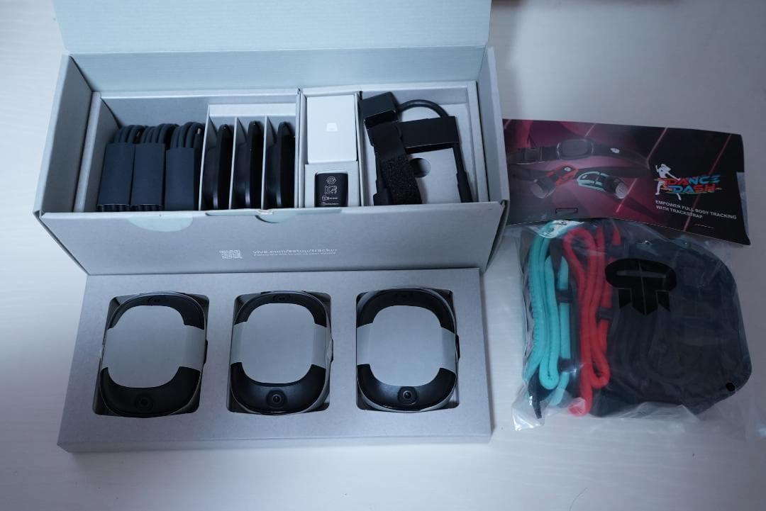 【美品】VIVE Ultimate トラッカー3個セット＋公式ストラップ一式