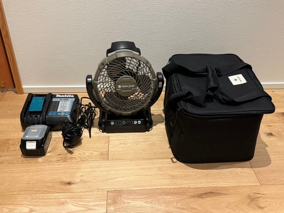 美品 peak スノーピーク　フィールドファン　マキタ