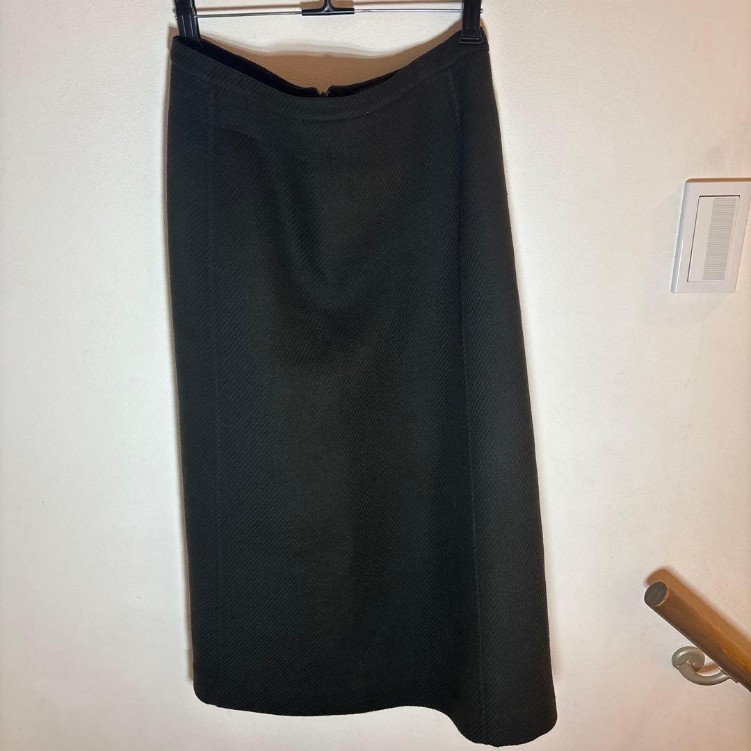 J*0様 PRADAプラダ　カーキ　100%ウール　スカート　サイズ42