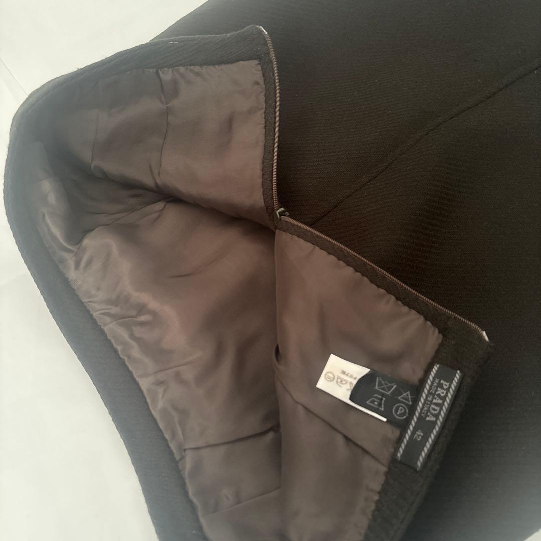 J*0様 PRADAプラダ　カーキ　100%ウール　スカート　サイズ42