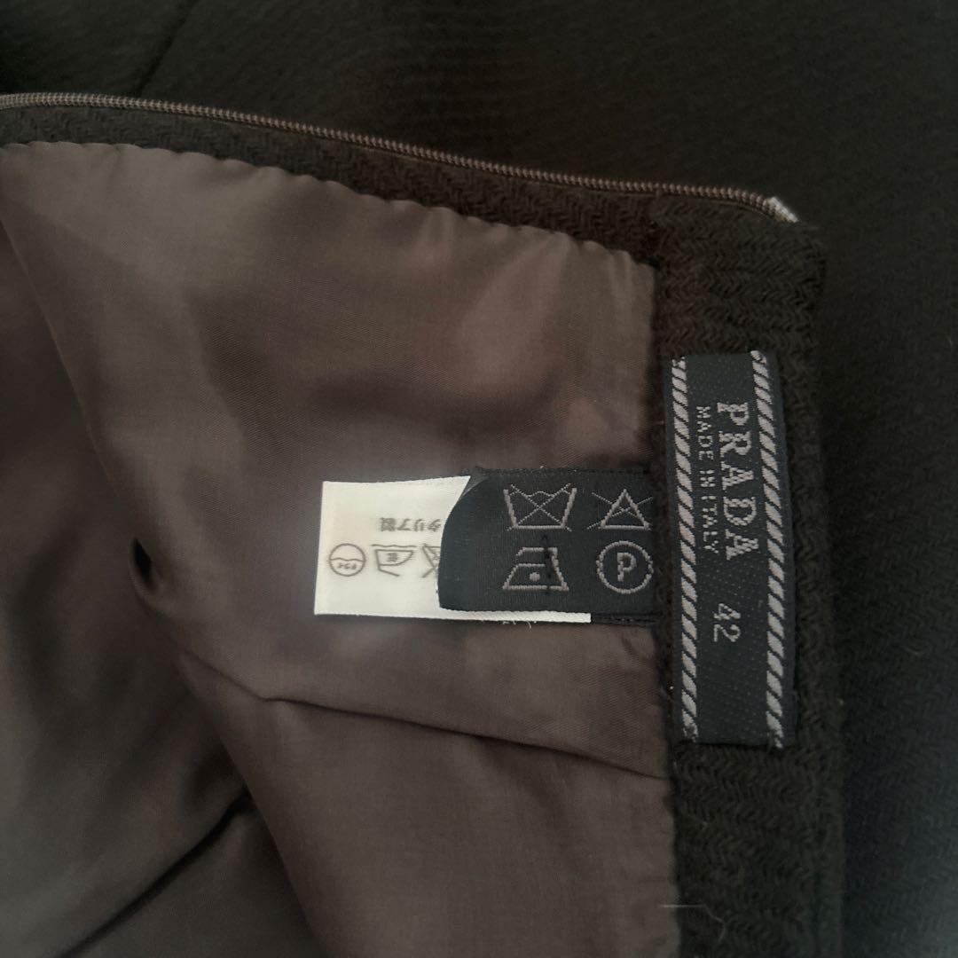 J*0様 PRADAプラダ　カーキ　100%ウール　スカート　サイズ42