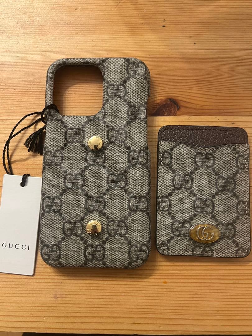 GUCCI カード収納付き iPhoneケース　13Pro