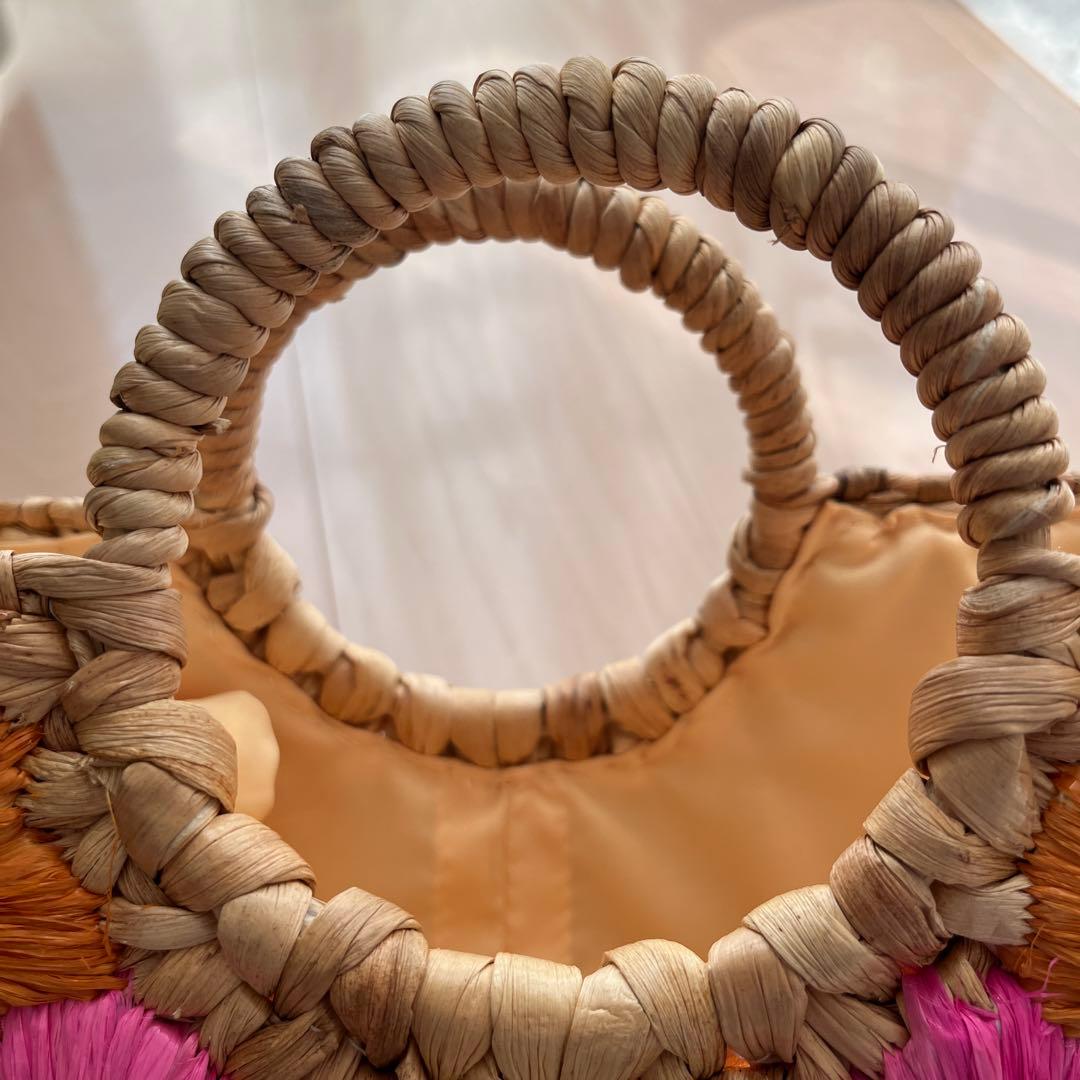 //新品未使用//バリ島花柄刺繍のかごバッグ