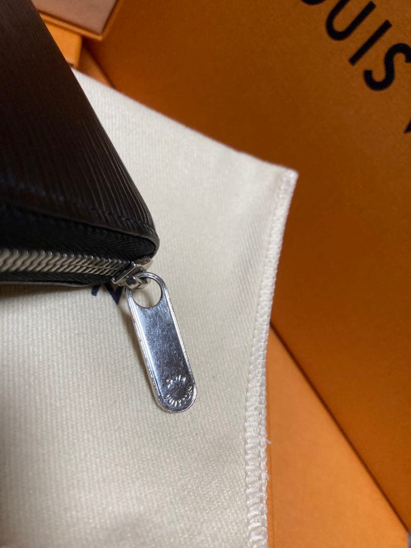 ポ*コ様 【極美品/RFID搭載】ルイヴィトン M60152 エピ ジッピ