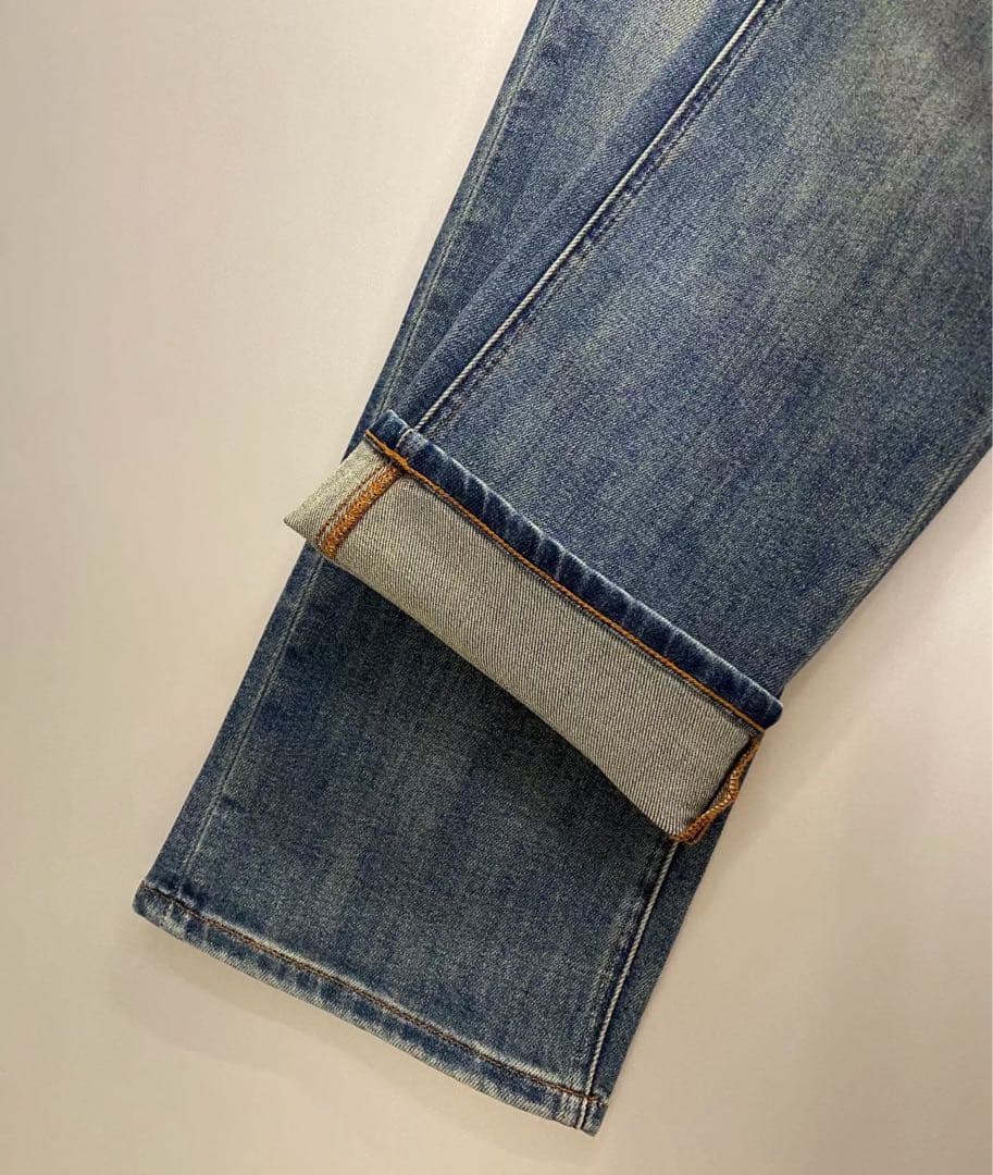 MIUMIUストレートデニムサイズ２８