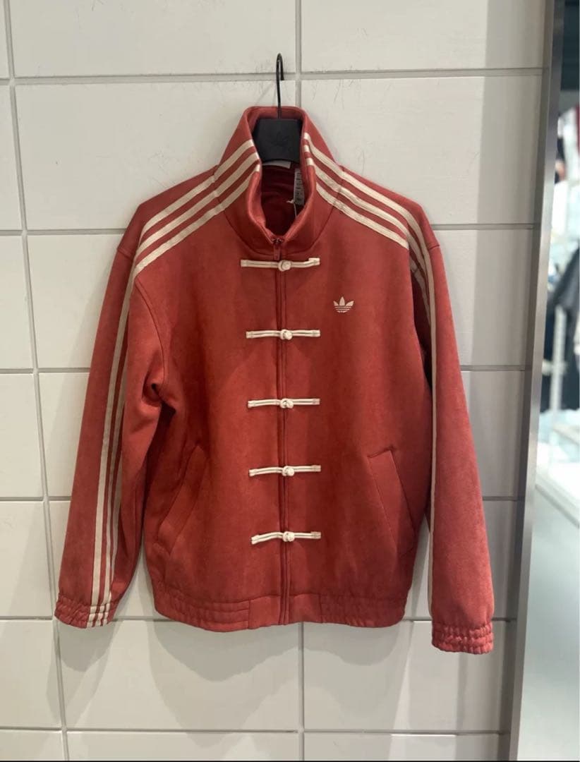 新品未使用　アディダス　 Sサイズ　中国限定 トラックジャケット 赤