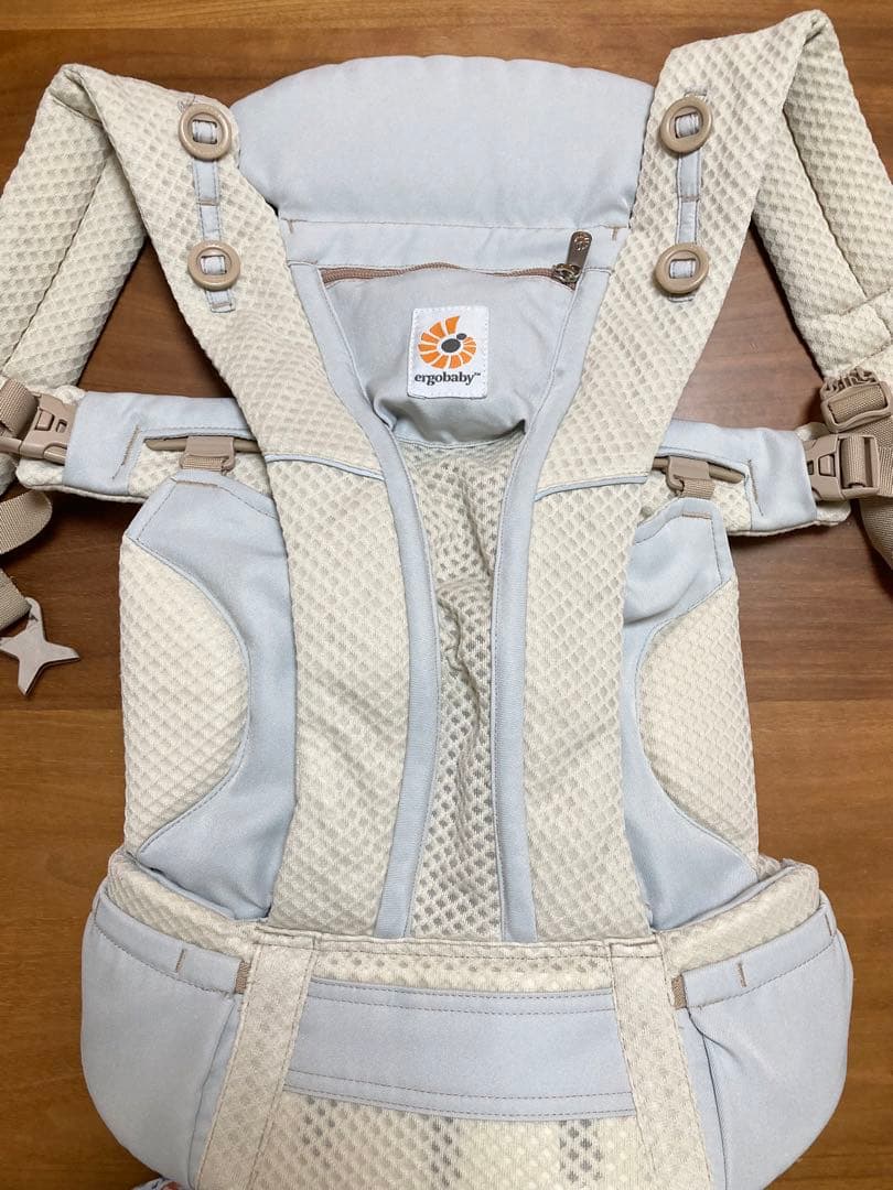 エルゴベビー オムニ ブリーズ 日本限定カラー　サンドベージュ