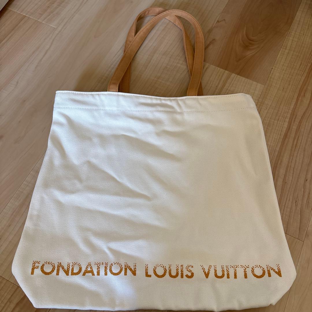 ルイヴィトン フォンダシオン トートバッグ 美術館限定 ホワイト 白