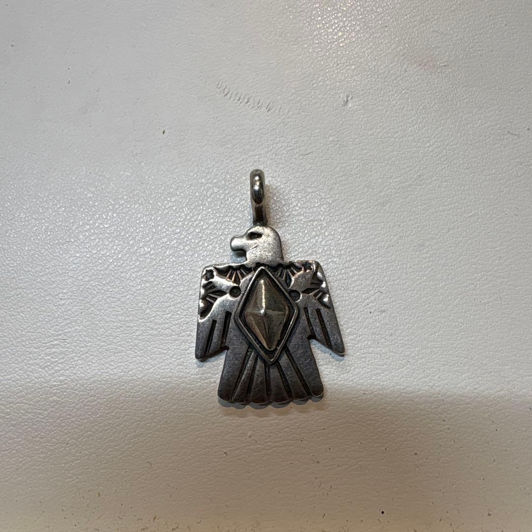 く*認様 マライカ　ネックレス　イーグル　ペンダント　インディアンジュエリー