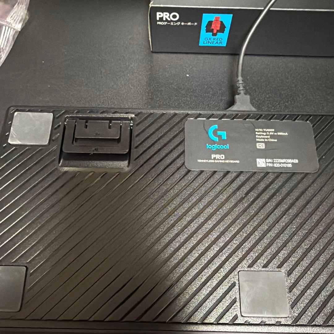 Logitech PRO RGBキーボード 本体(赤軸)