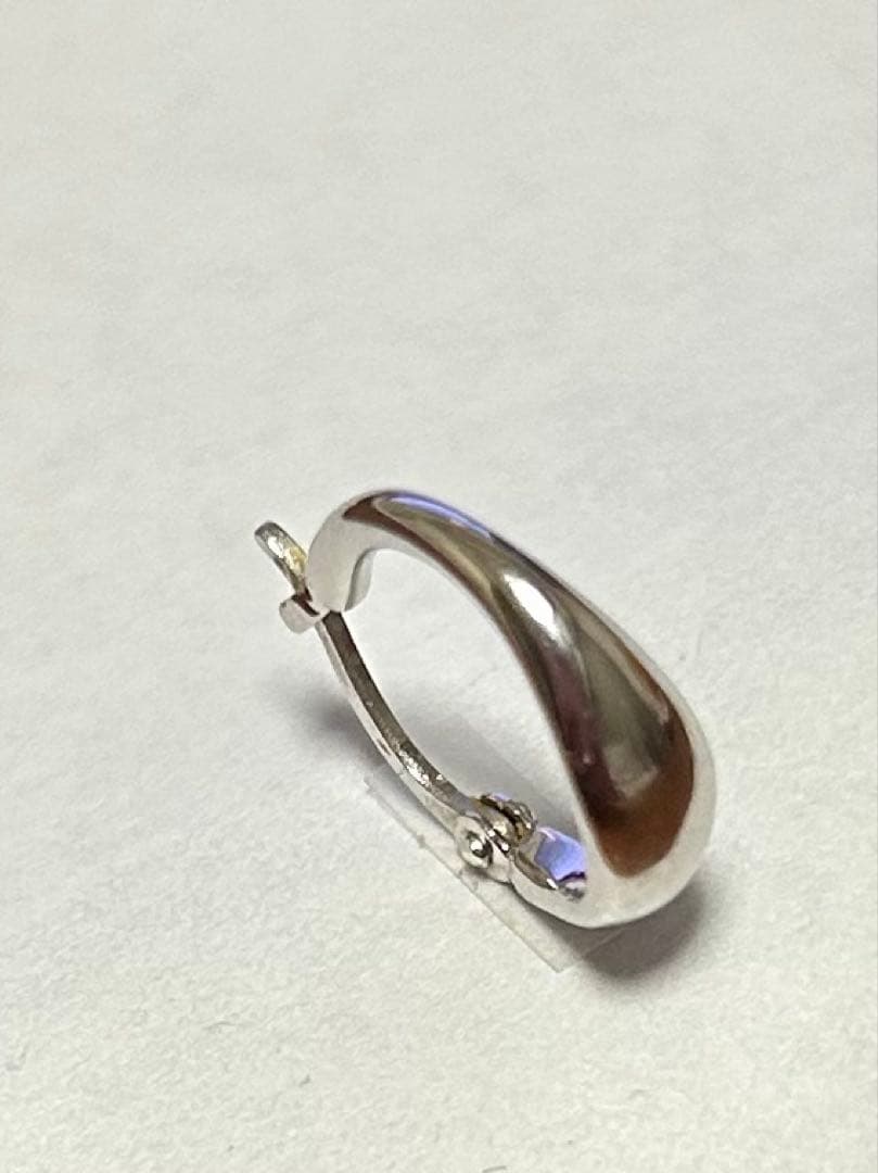 ete K10WG フープピアス　ホワイト（片耳のみ）