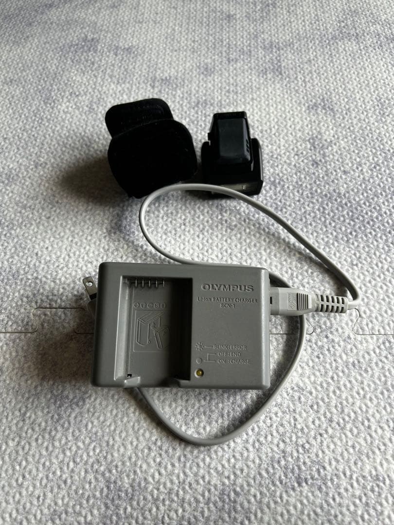 OLYMPUS OM-D ミラーレス一眼カメラ 本体とレンズ3本