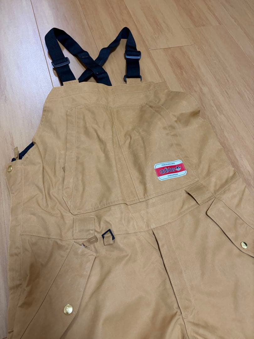 adidasオリジナル ビブパンツ スノーボードウェア