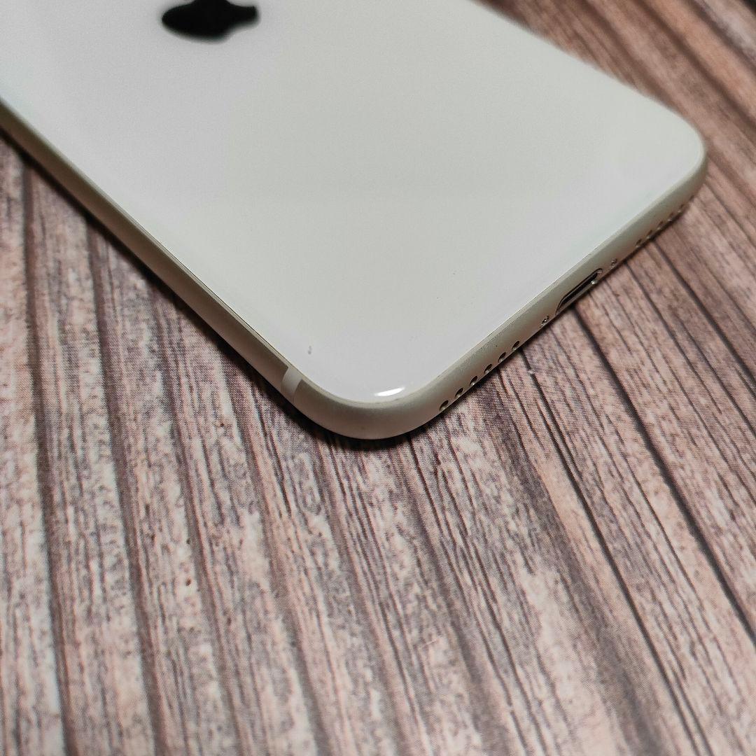 iPhone SE 第3世代 SIMフリー スターライト 64GB 美品