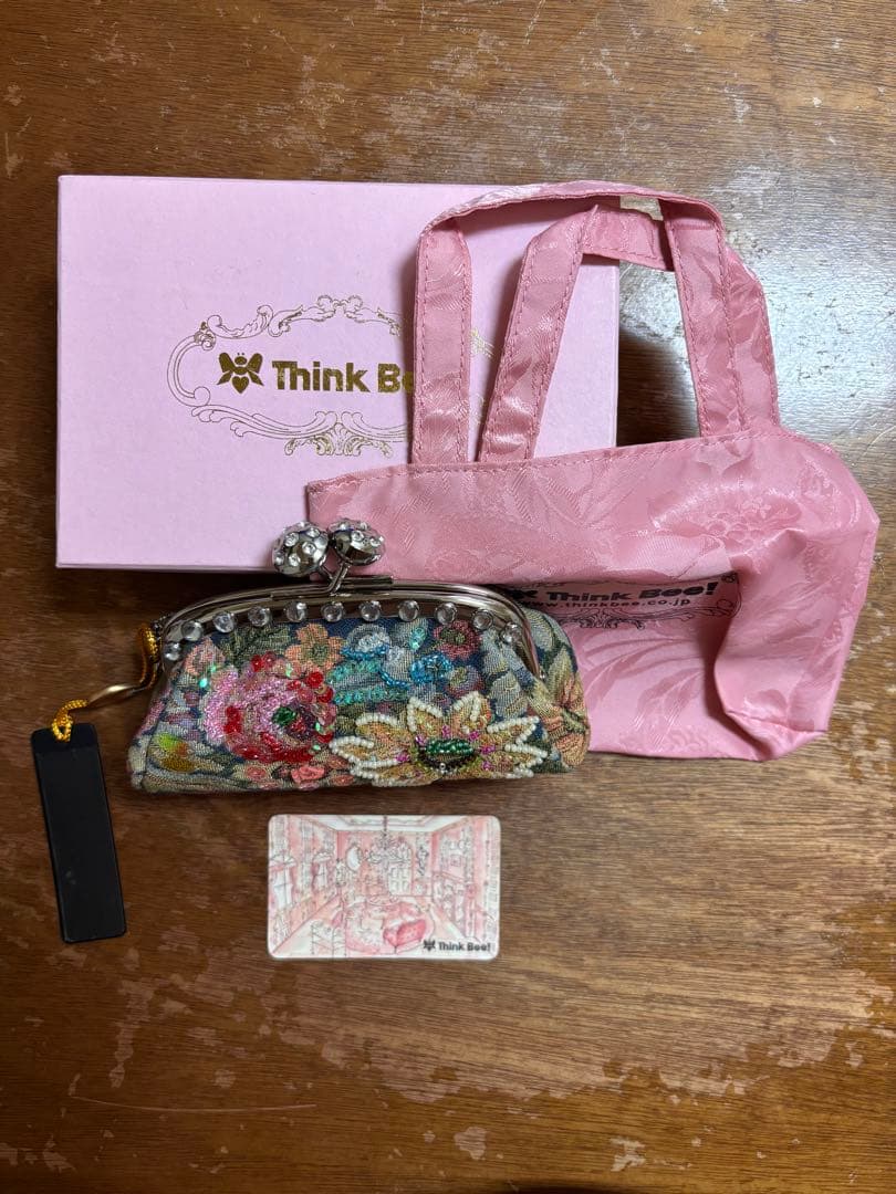 花柄刺繍スパンコールビーズがま口ポーチ