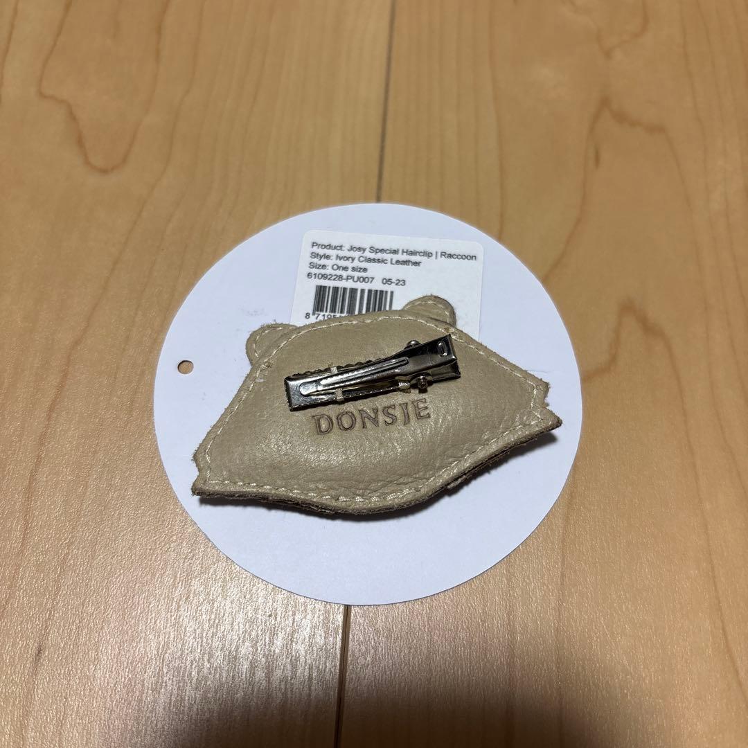 し*う様 Donsje Raccoon hairclip pochette