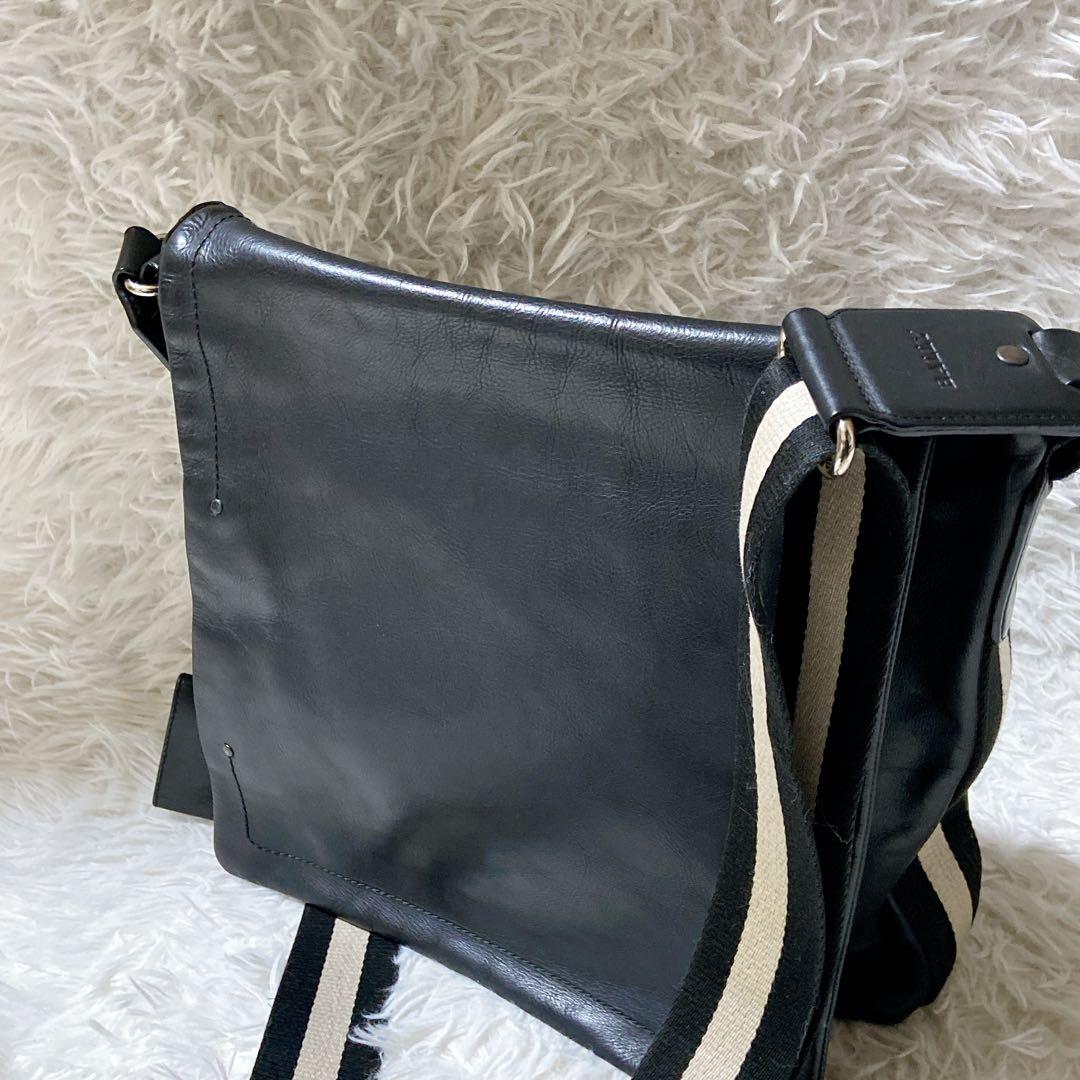 ToShi ⭐️バリー　メッセンジャーバッグ　TAN TRAIN