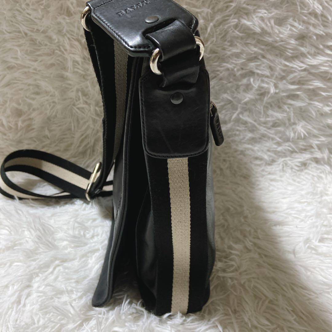 ToShi ⭐️バリー　メッセンジャーバッグ　TAN TRAIN