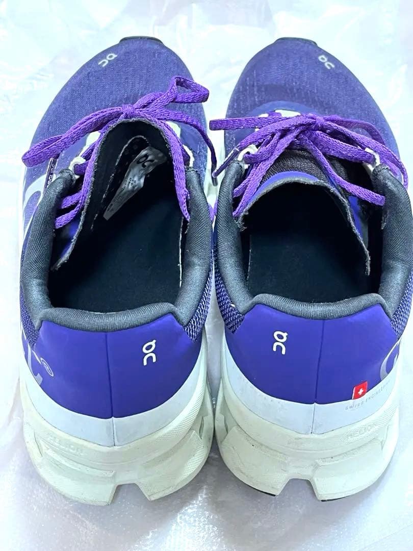 On Cloudmonster パープル スニーカー