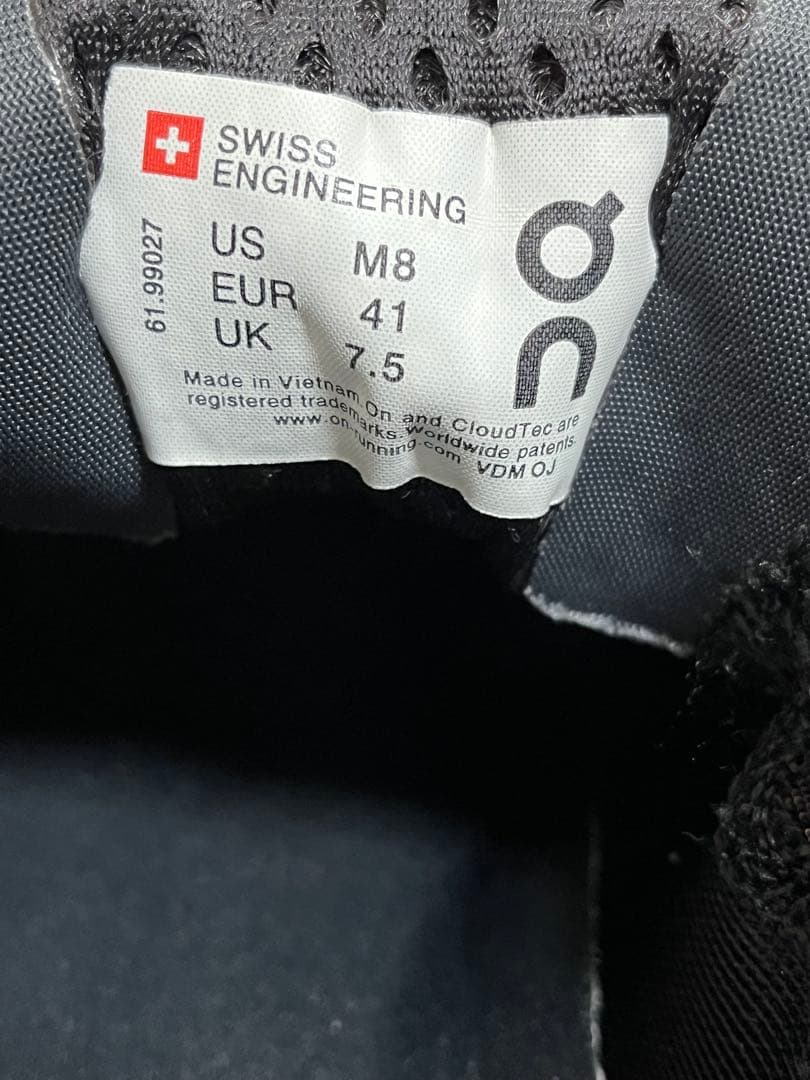 On Cloudmonster パープル スニーカー