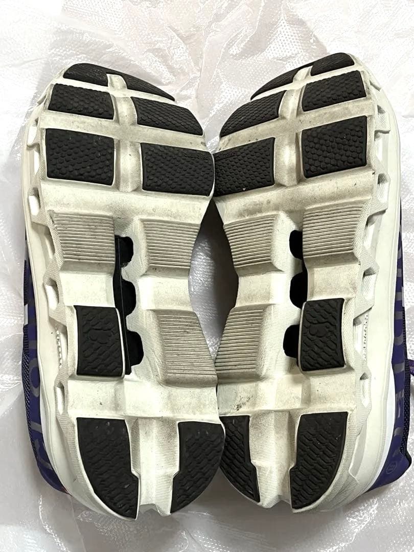 On Cloudmonster パープル スニーカー