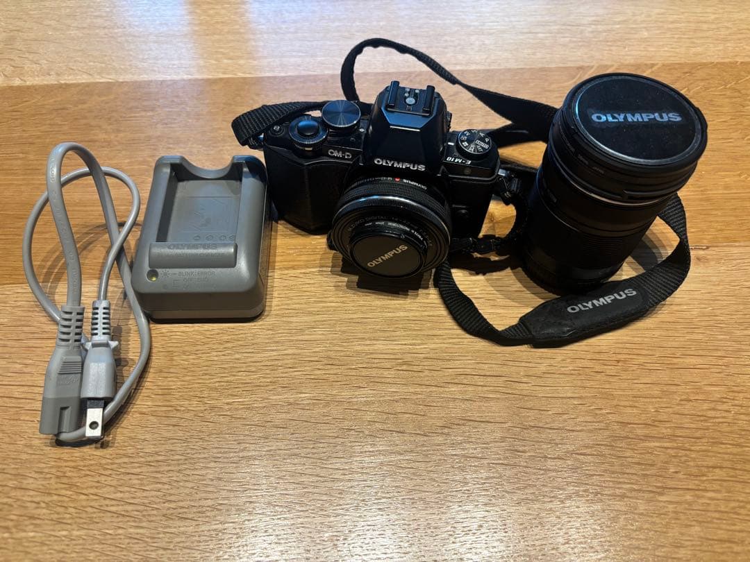 【中古】OLYMPUS　OM-D E-M10