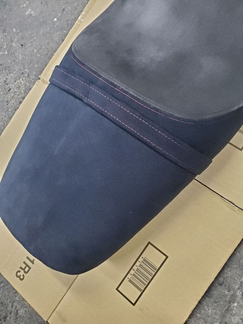 ホンダCB400SF/SB用 カスタムシート NC42型外し 美品