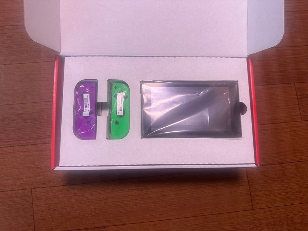 Nintendo Switch 本体 + Joy-Con 4本