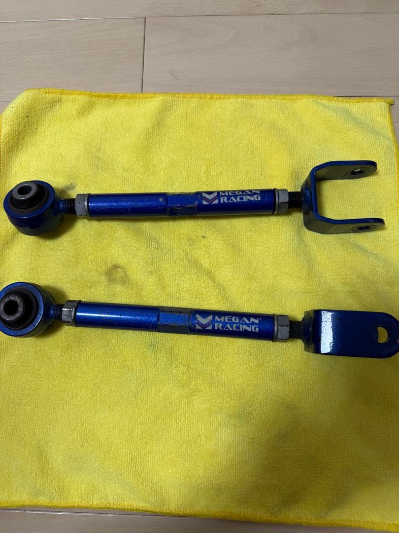 MEGAN RACING トーコンアーム　カムリ　プリウス CHR レクサスes