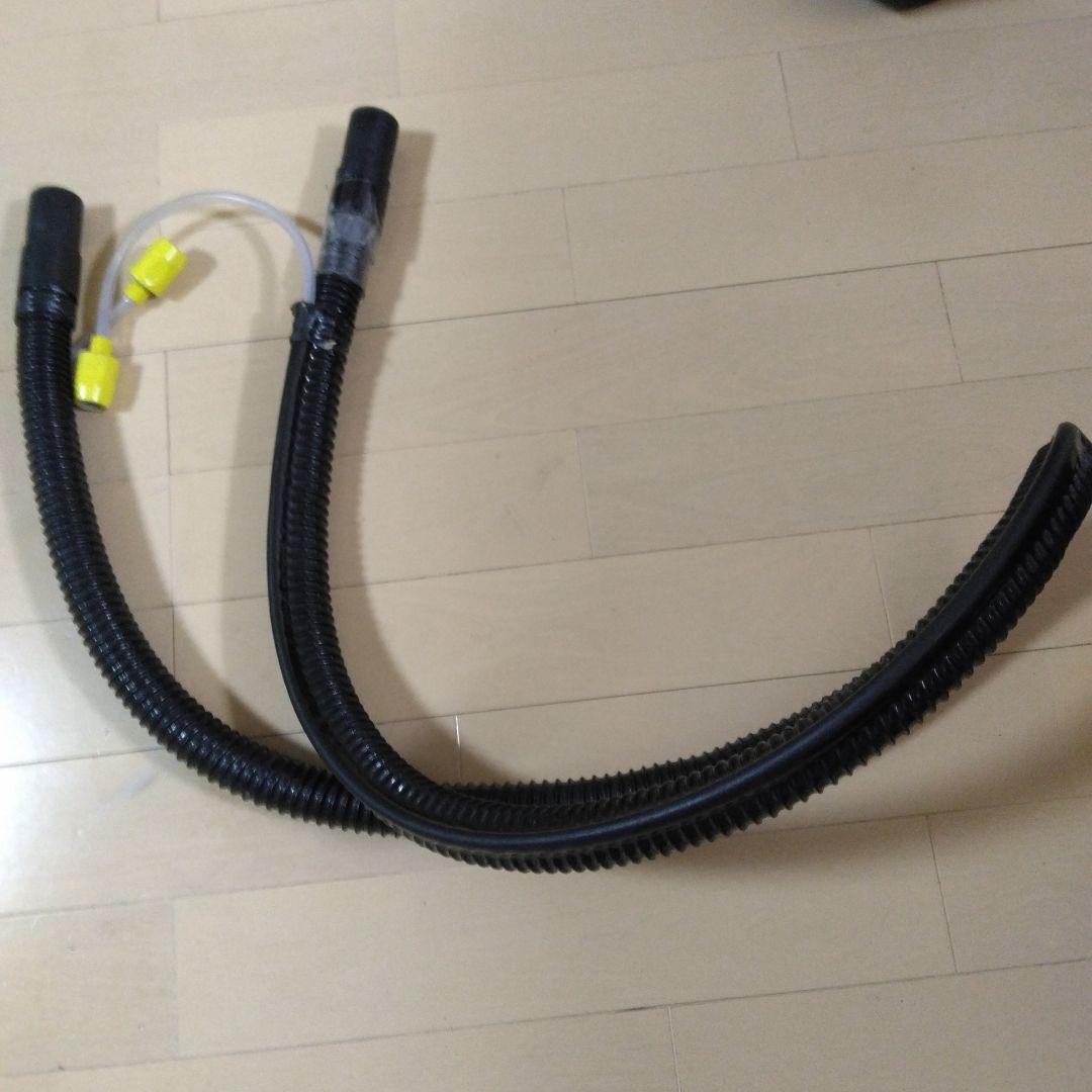 Kärcher Puzzi 8/1 C キャニスター掃除機(ホース破れ)