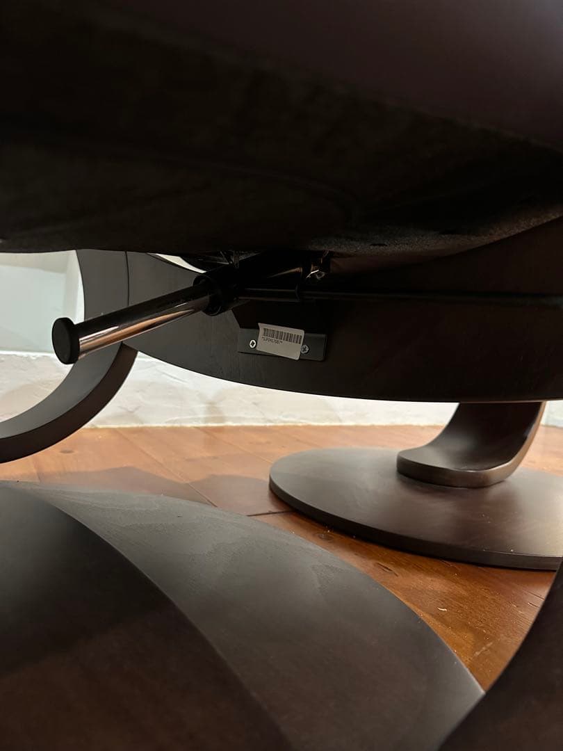 シモンズ　ムスタング　リクライニングチェアとオットマン