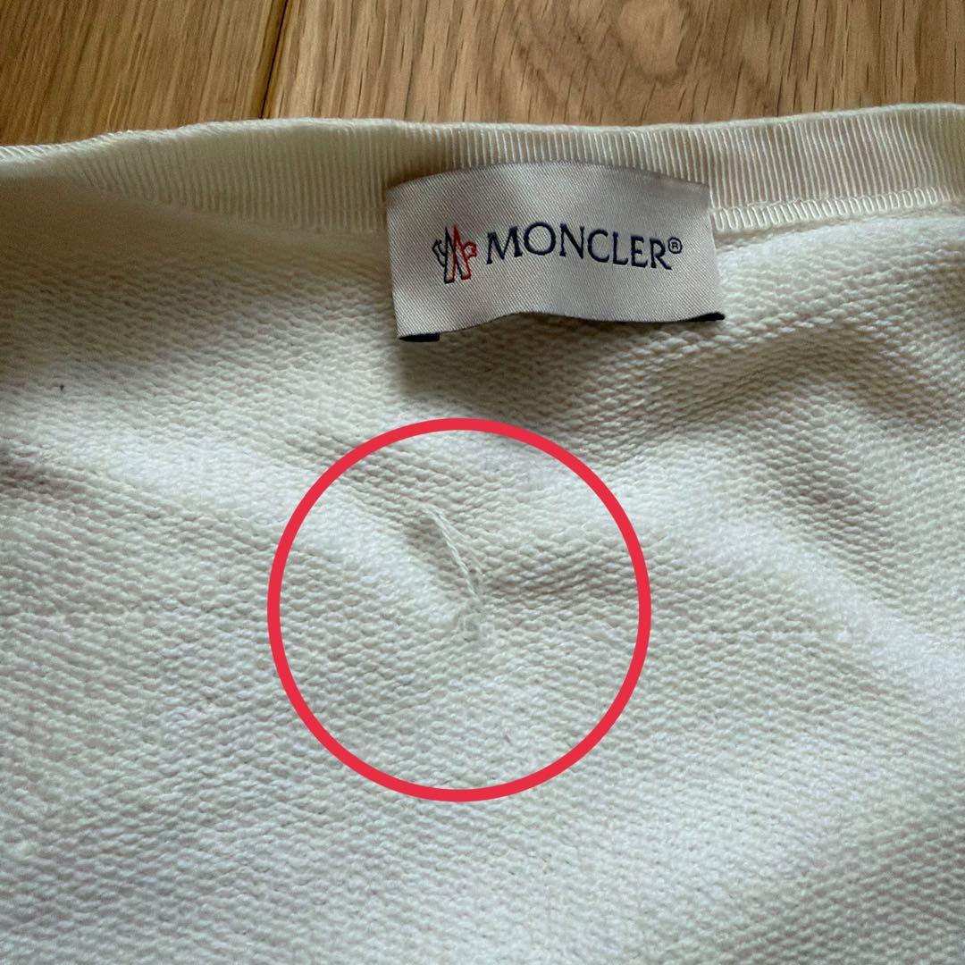モンクレール　ホワイト ダウンジャケット
