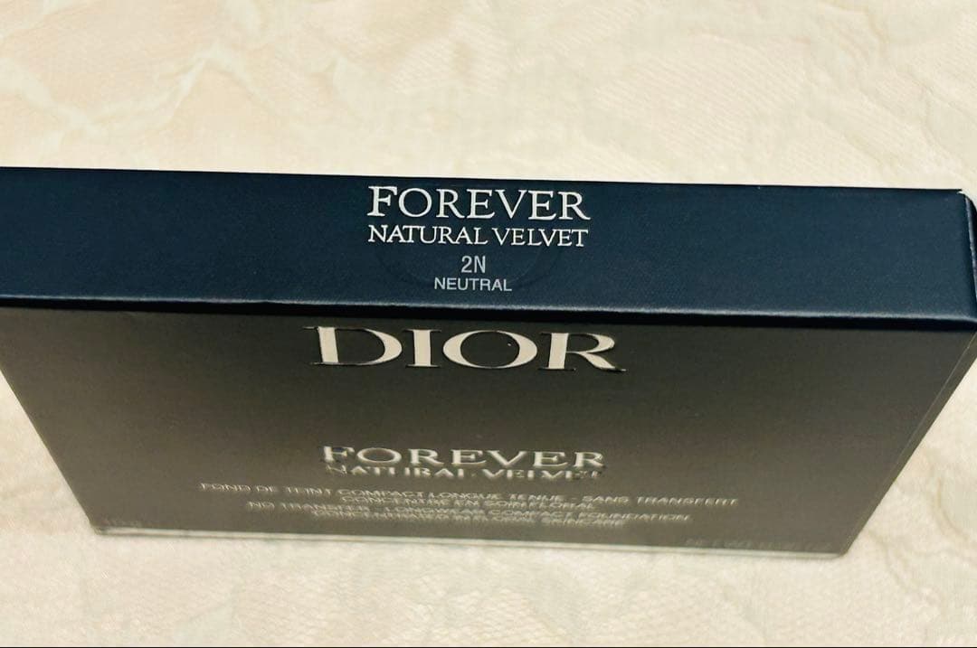 Dior スキンフォーエヴァーコンパクトナチュラルベルベット2N ポーチ付