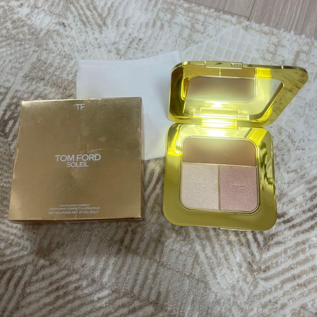 【新品未使用】TOM FORD ソレイユ　コントゥーリング　コンパクト