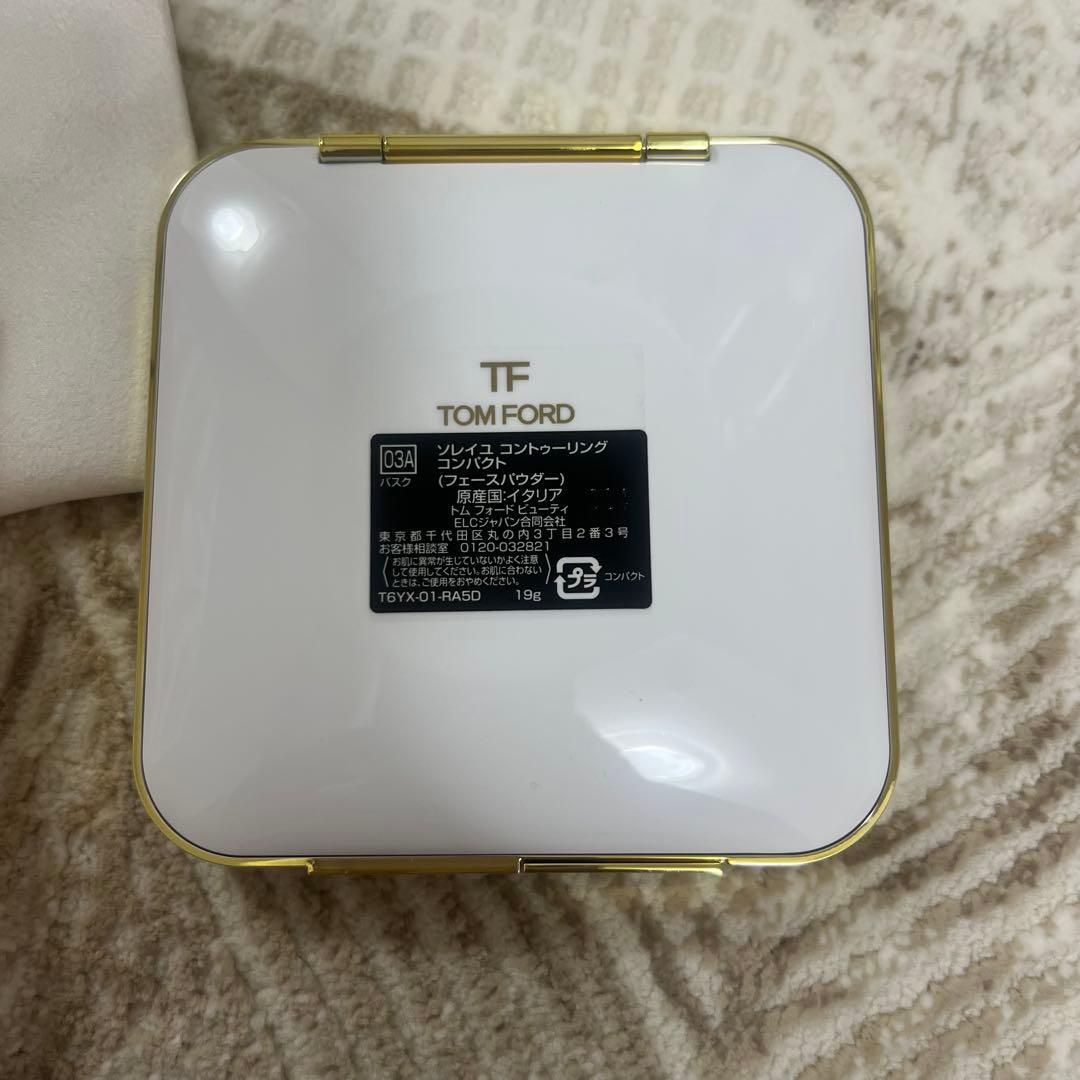 【新品未使用】TOM FORD ソレイユ　コントゥーリング　コンパクト