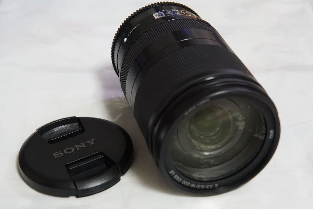 SONY　SEL18200LE　E-mount