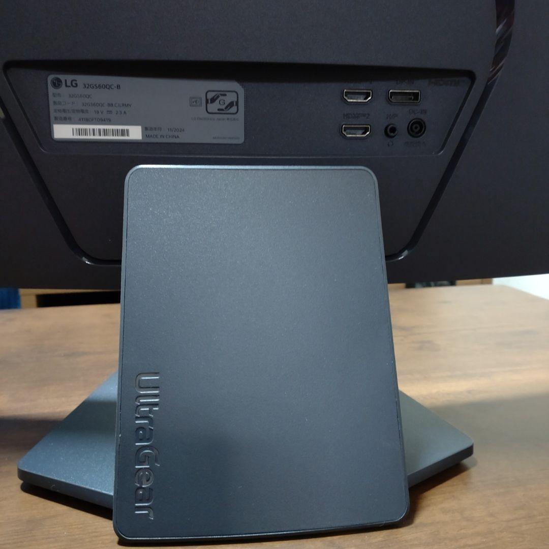 LG ゲーミングモニターUltraGear 32GS60QC-B 31.5インチ