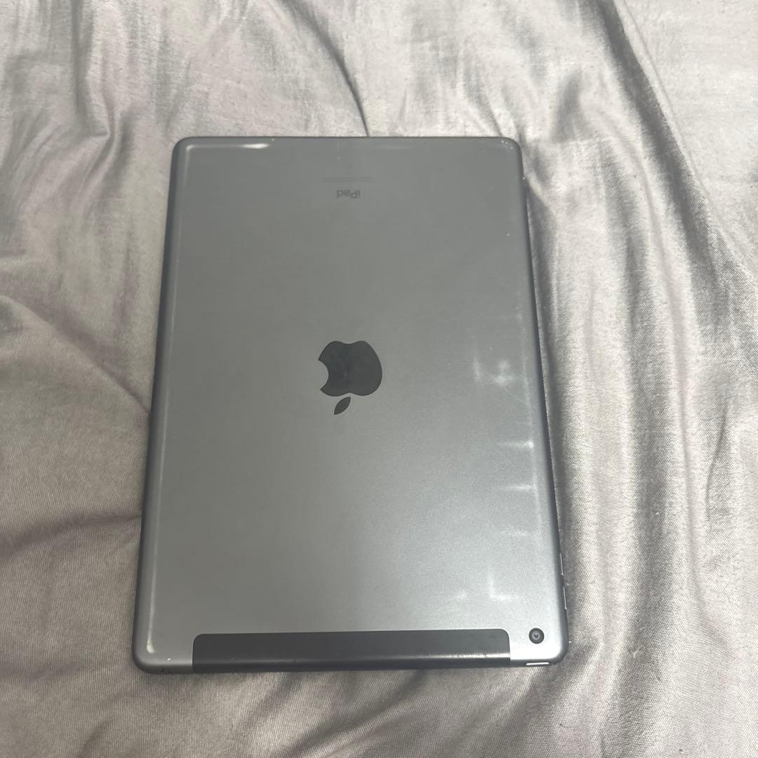J*D様 Apple iPad グレー ひび割れあり