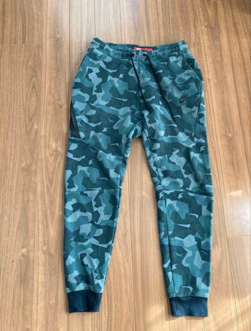 美品 NIKE テックフリース XS